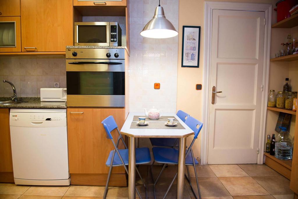Lovely Apartment at Park Güell Barcelona Habitación foto