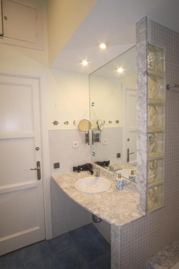 Lovely Apartment at Park Güell Barcelona Exterior foto